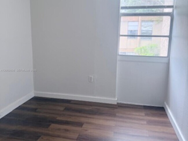 Building Photo - 5966 SW 68th St