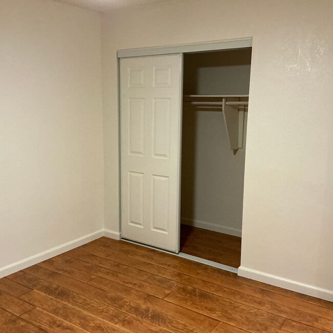 Building Photo - Washington (1004-1008)