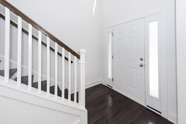 Building Photo - 4 Bedroom 3.5 Bath House in Lawton Park - ...