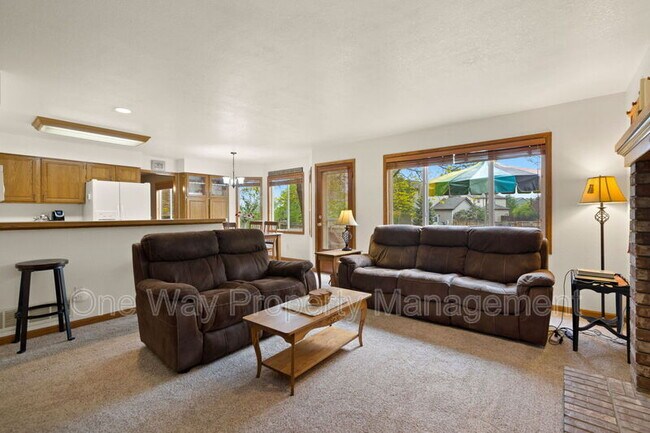 Building Photo - 508 Parkwood Dr