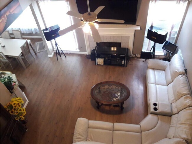 Building Photo - 8126 Blue Jay St