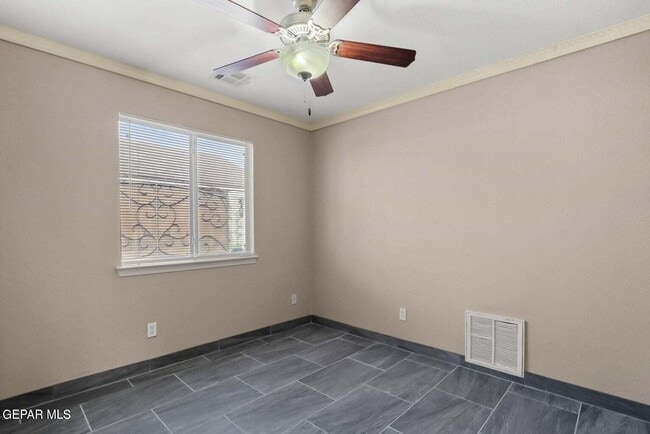 Building Photo - 804 Desert Cactus Dr