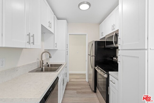 Building Photo - 1433 Brockton Ave