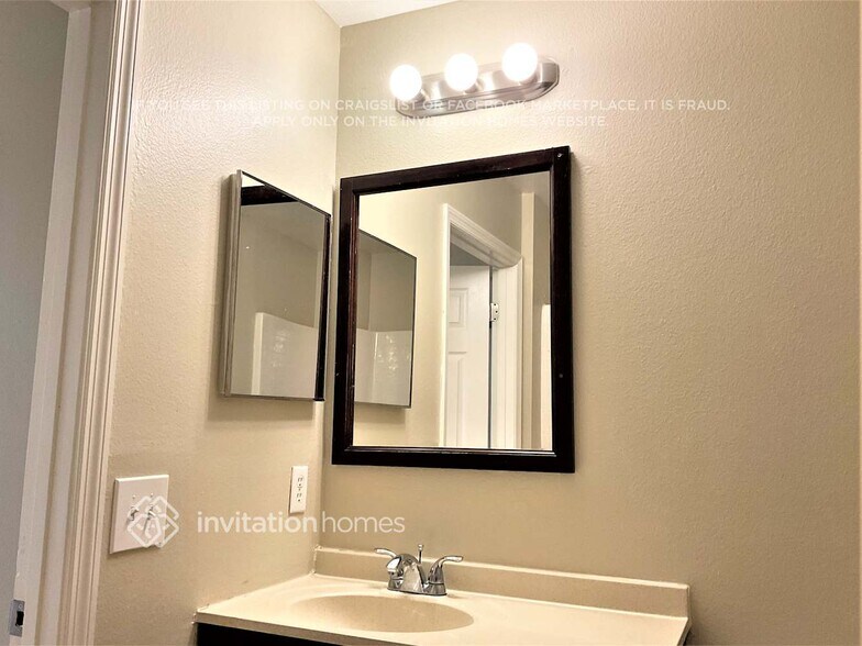 Building Photo - 52 Sawfish Ct