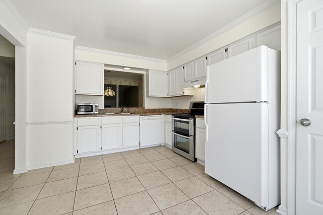 Building Photo - 5260 Settlers Park Dr