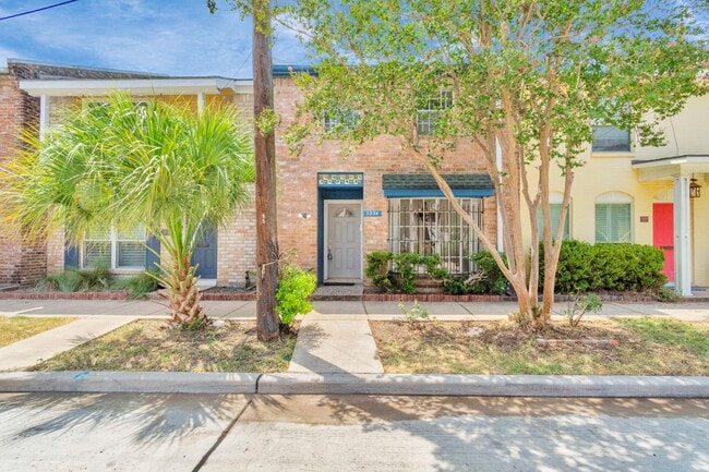 Building Photo - 3934 Roseland St