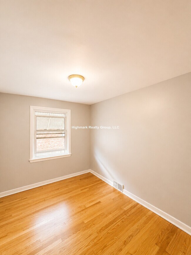 Building Photo - 8242 Kilpatrick Ave