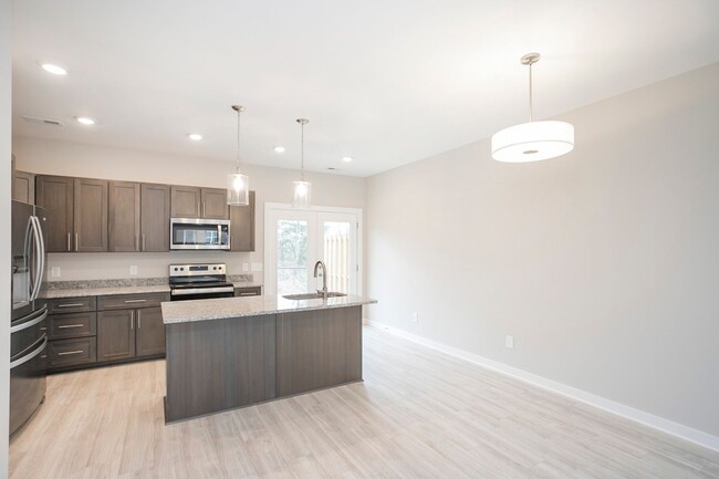 Building Photo - Lovely Townhome in Antioch!