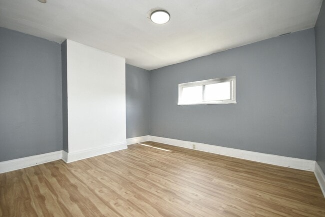 Building Photo - 1912 Pallas St