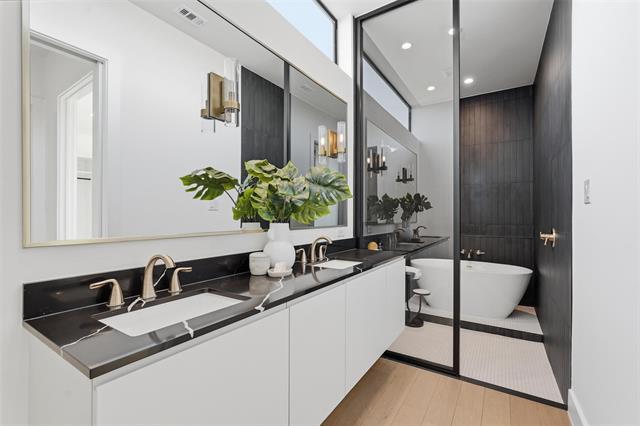 Building Photo - 3633 Thedford Ave