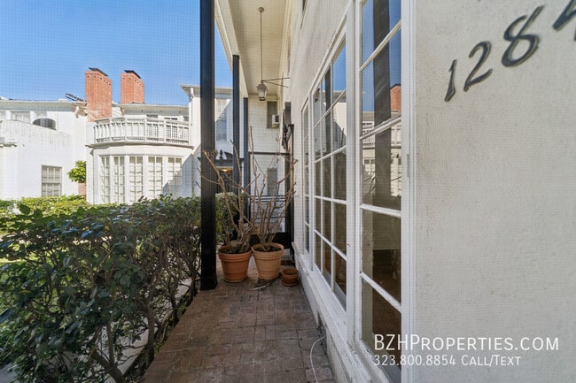 Building Photo - 1284 S Beverly Glen Blvd