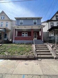 Building Photo - Updated 2BR house with Garage!
