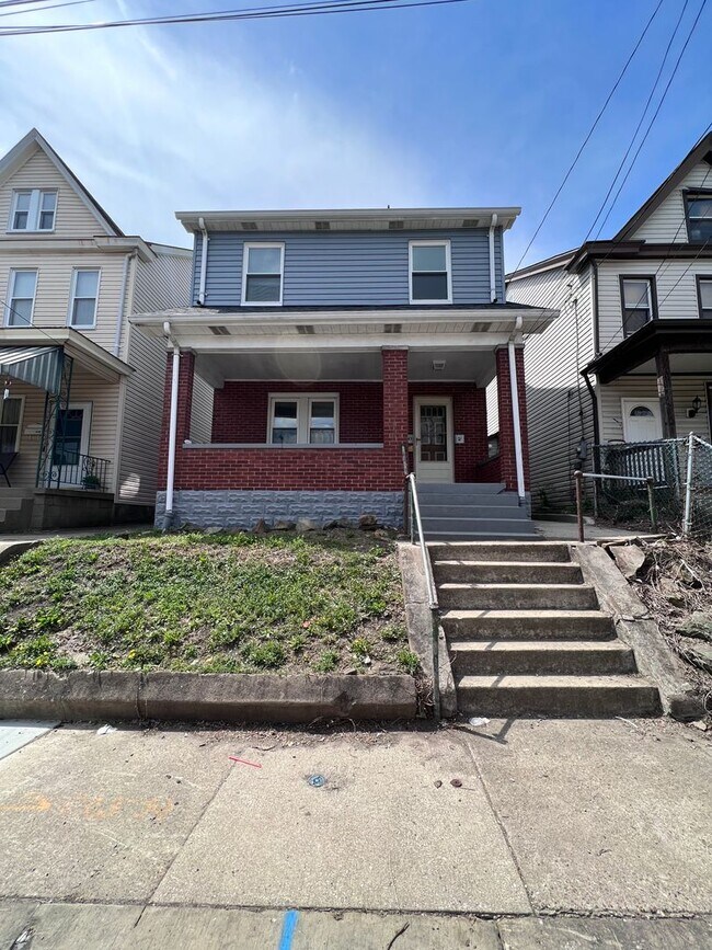 Primary Photo - Updated 2BR house with Garage!