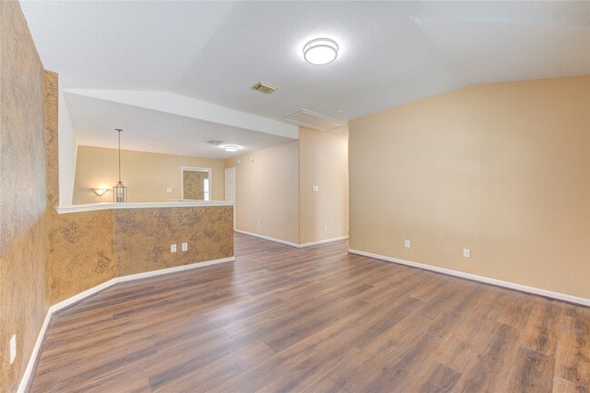 Building Photo - 5011 Moss Garden Ln