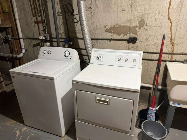 Building Photo - 1321 Court O