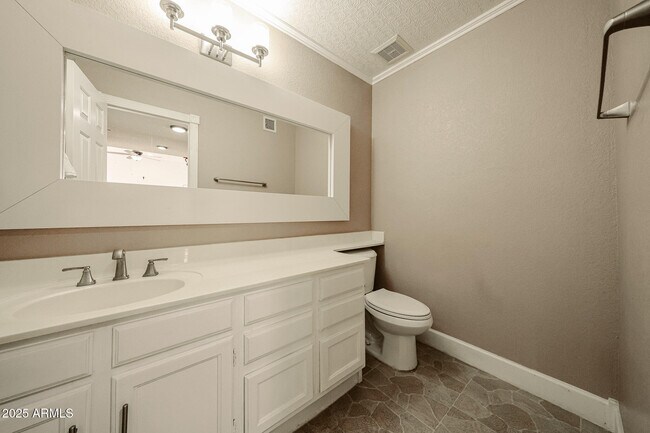 Building Photo - 5440 W Beryl Ave