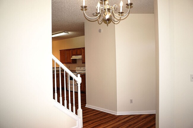 Building Photo - Spalding Co. Townhouse