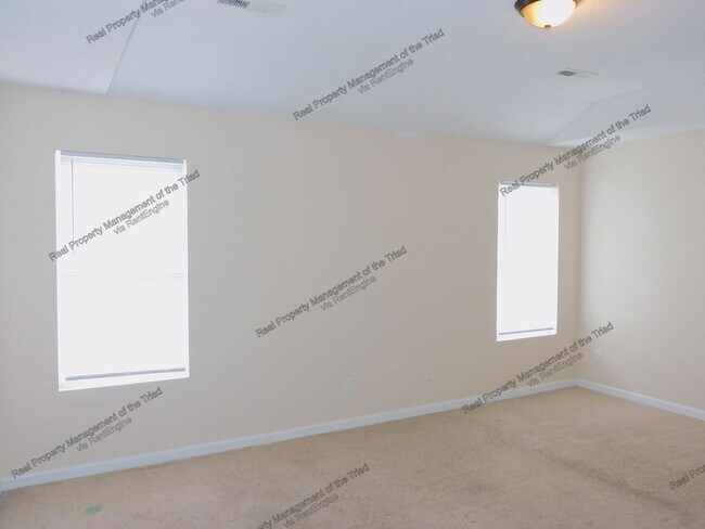 Building Photo - 3096 Canterbury Park Dr