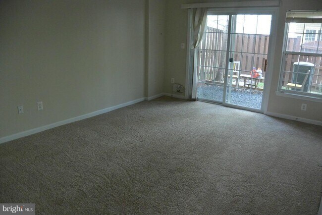 Building Photo - 5302 Chieftain Cir