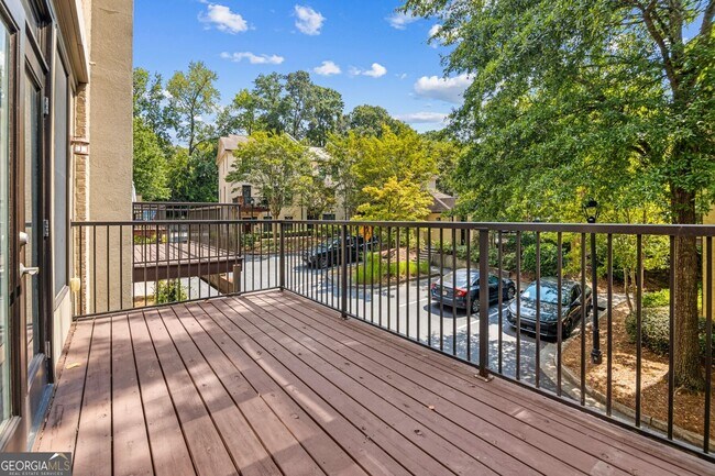Building Photo - 213 Knob Hills Cir