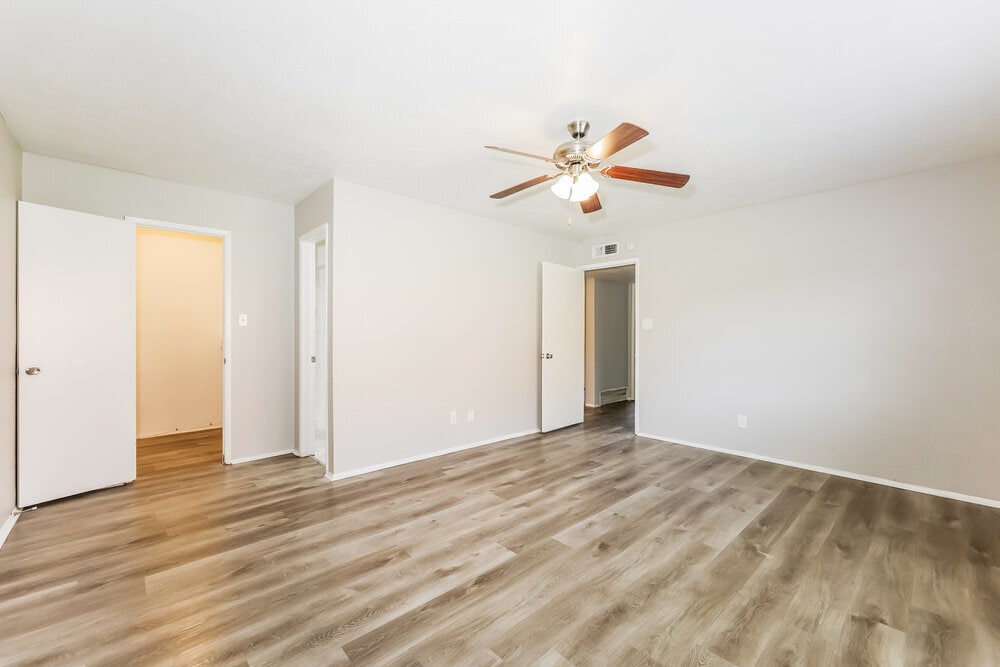 Building Photo - 902 Live Oak Dr