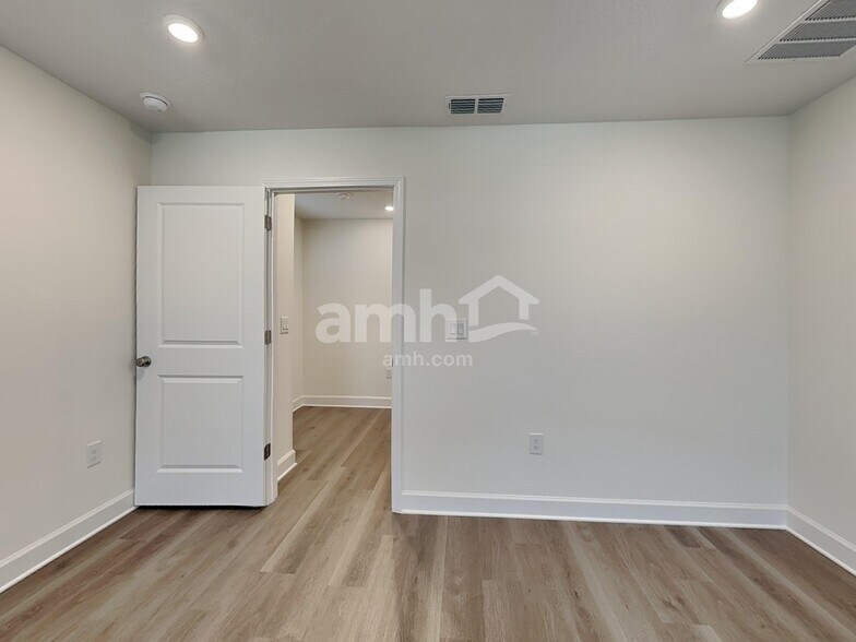 Building Photo - 2576 Belfort Lndg Ct