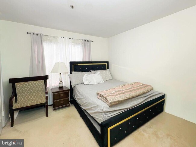 Building Photo - 13560 Lord Sterling Pl