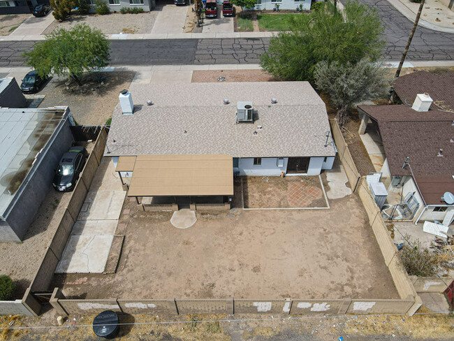 Building Photo - 3bed/1.5bath House at 35th Ave. & Cactus! ...