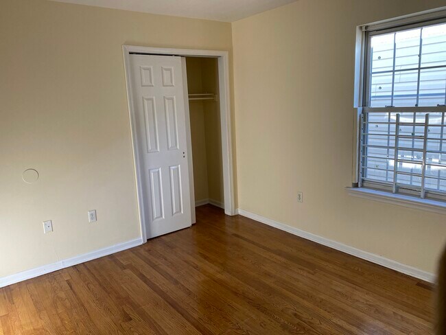 Building Photo - 122 Port Ave