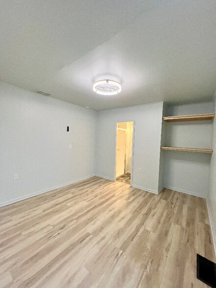 Building Photo - 101 E Main St