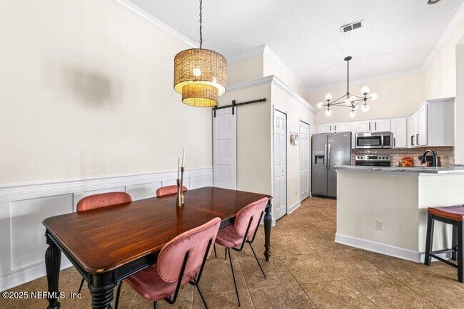 Building Photo - 75 Jardin De Mer Pl