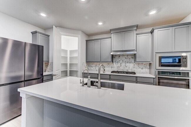 Building Photo - 9522 Rialto Creek Dr