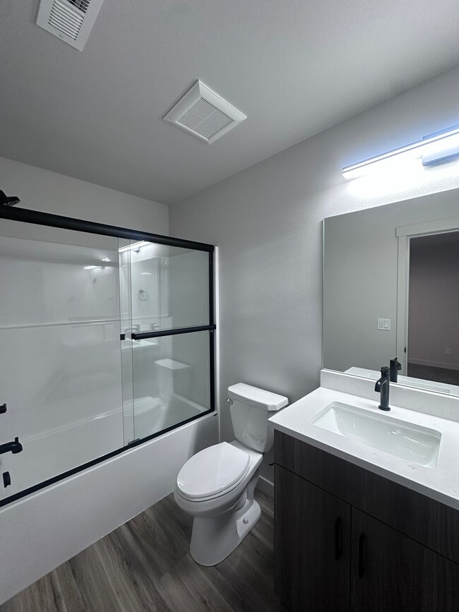 Building Photo - BRAND NEW 2 Bedroom - Available 5/5