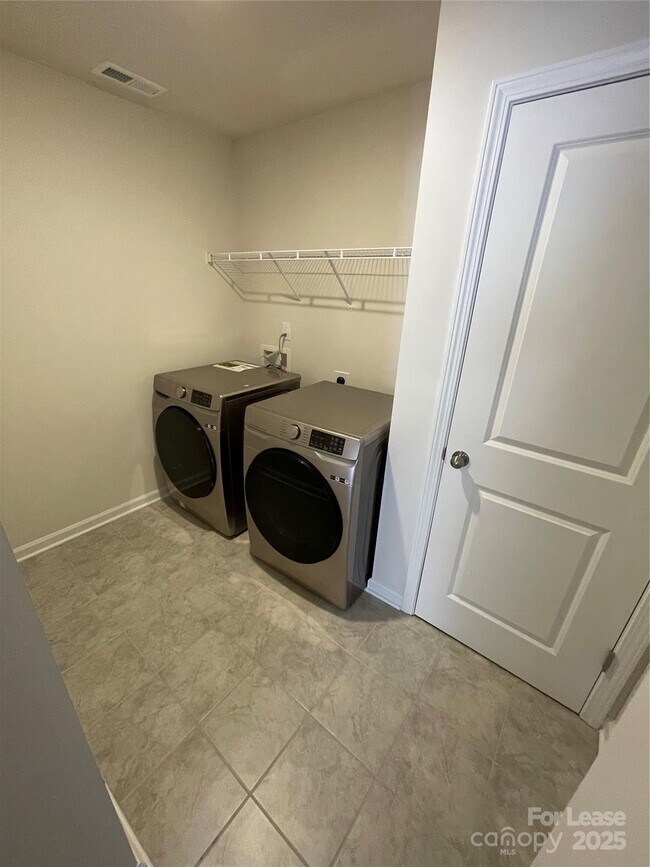 Building Photo - 398 Kennerly Center Dr