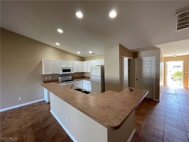 Building Photo - 621 SE 46th Ter