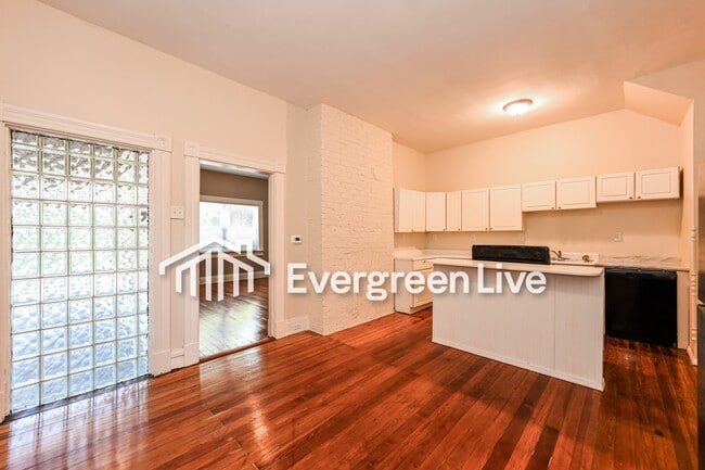 Building Photo - 508 E 21st St