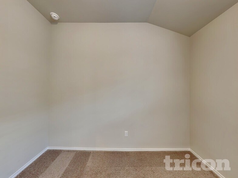 Building Photo - 3525 Stride Ln