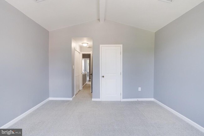 Building Photo - 1539 Abbotston St