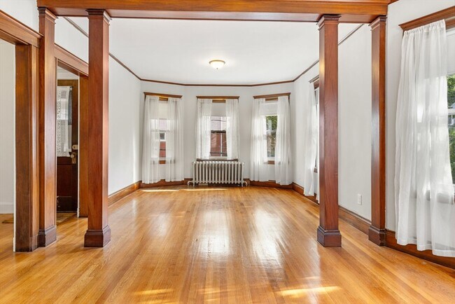 Building Photo - 11 Boylston St