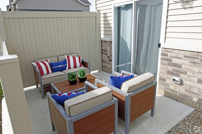 Building Photo - 2 Bedroom, 2.5 Bath Premium Townhome
