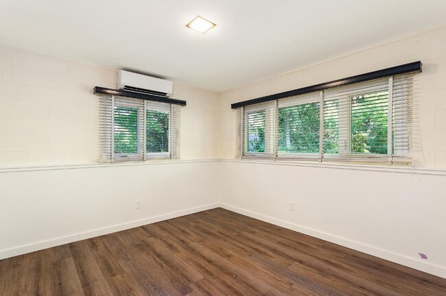 Building Photo - 3145 Sheridan St