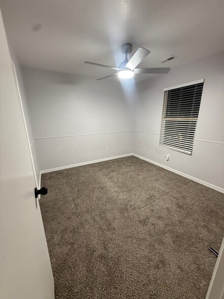 Building Photo - 562 Water Wheel Ln
