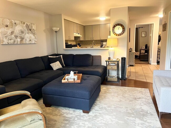 Building Photo - Kihei condo across beach