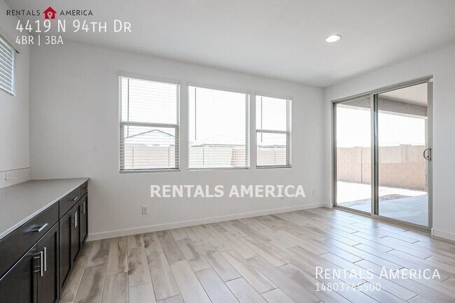 Building Photo - Gorgeous Open-Concept 4-Bedroom Home in a ...