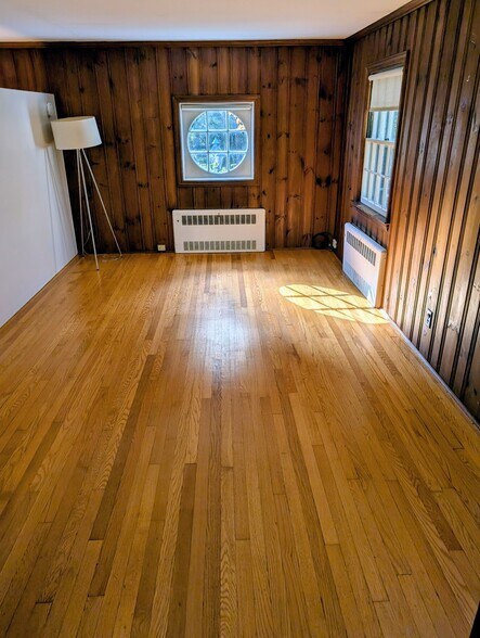 Building Photo - 2 Weston Rd