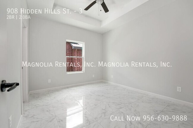 Building Photo - 908 Hidden Hls St