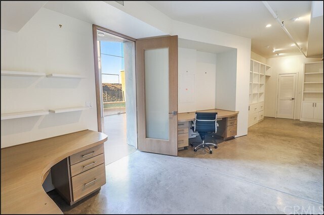 Building Photo - 1330 Coronado Dr
