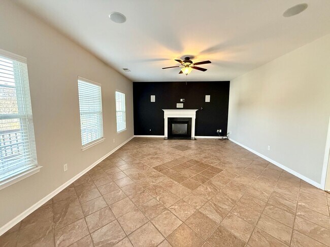 Building Photo - 4818 Summerside Dr