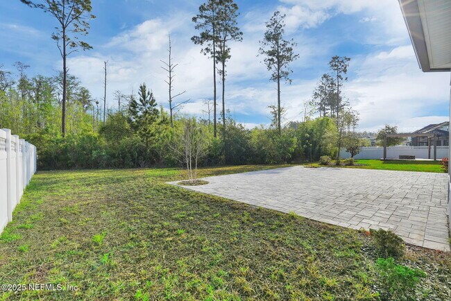 Building Photo - 147 Holly Forest Dr