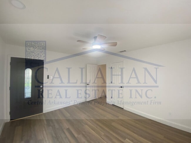 Building Photo - Southwest LR 4 Bedroom Home